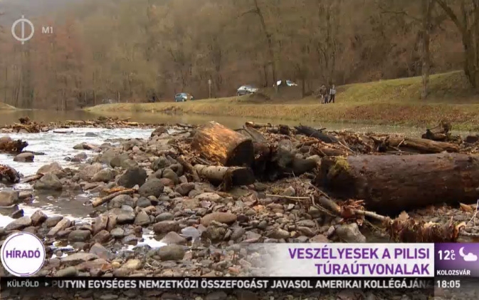 Hömpölyög a víz a megtelt visegrádi tóból