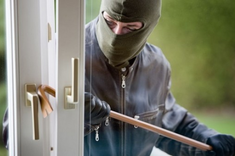 Többször is betörtek - A szentendrei rendőrök két férfit tetten értek