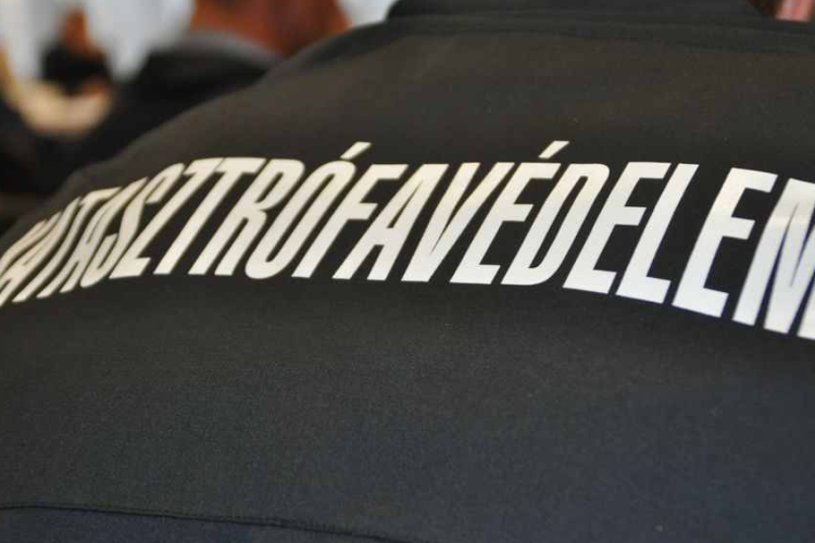 Három autó karambolozott