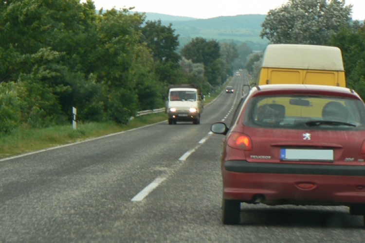 Többen az utakon - a jó időben se lankadjon a figyelem 