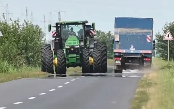 Zajlik az aratás, figyeljünk az utakon