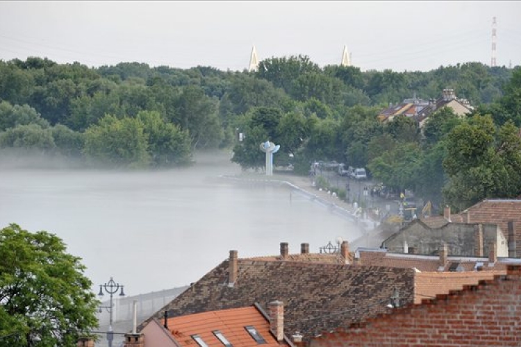 Esztergomnál már csökken a Duna, Szentendrén még kicsit nő