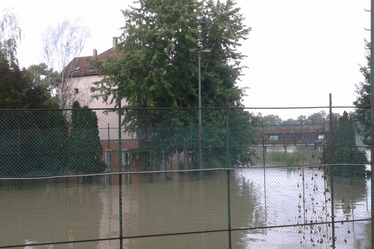 Leányfalun és Szentendrén is hamarosan a főúton a Duna