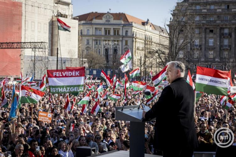 Orbán Viktor: vállalom, hogy ilyen felfordult világban is megőrizzük Magyarországot a biztonság