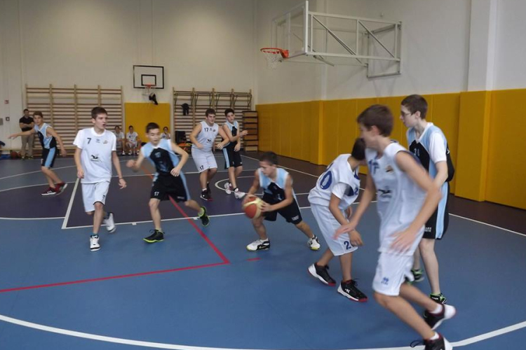 Pályán a szentendrei kosarasok: szédületes két meccset nyertek a serdülők