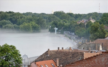 Esztergomnál már csökken a Duna, Szentendrén még kicsit nő